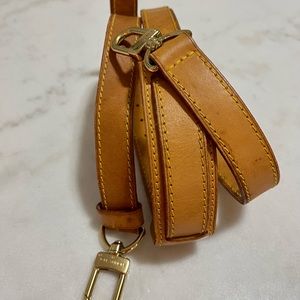 Louis Vuitton crossbody strap